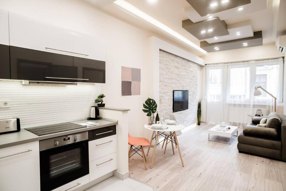 New Luxury Apartment In The Center With A/C Budapeste Exterior foto